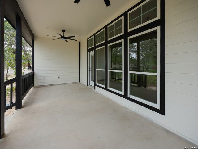 4807 BLUE BEECH DR, Elmendorf, TX 78112