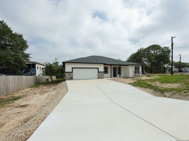 4807 BLUE BEECH DR, Elmendorf, TX 78112