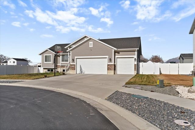 2422 W 3350 S, West Haven, UT 84401