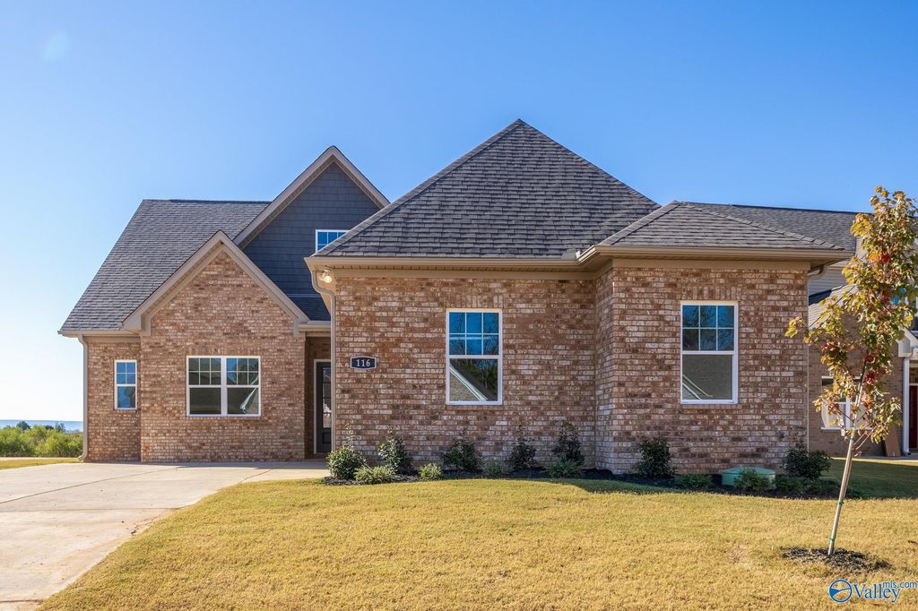 201 Camberly Cove Lane, Meridianville, AL 35759