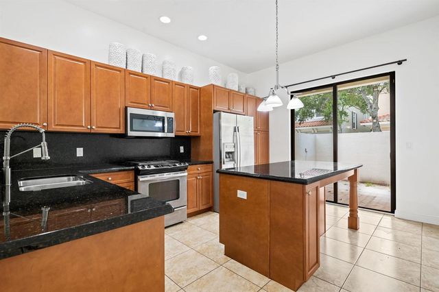 3171 NW 125th Avenue, Sunrise, FL 33323