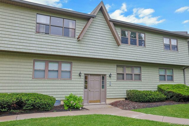 32 Milford Lane 6D, Suffern, NY 10901