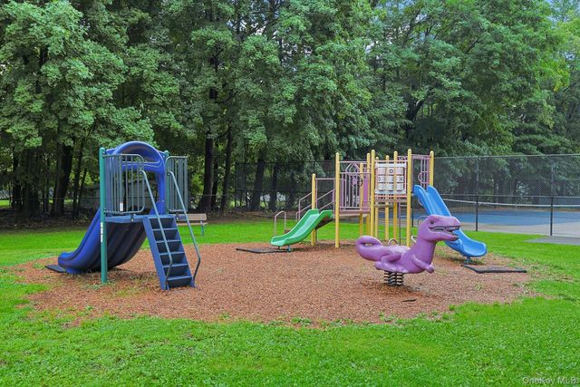 32 Milford Lane 6D, Suffern, NY 10901