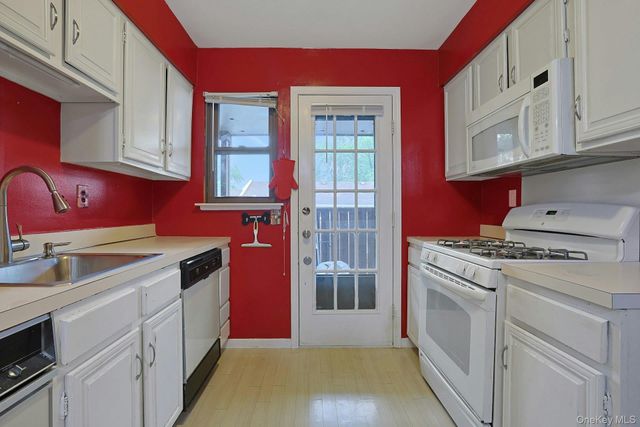 32 Milford Lane 6D, Suffern, NY 10901