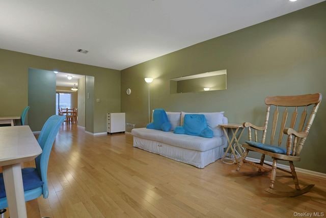 32 Milford Lane 6D, Suffern, NY 10901