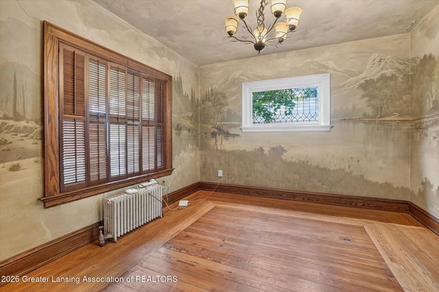 1027 Seymour Avenue, Lansing, MI 48906