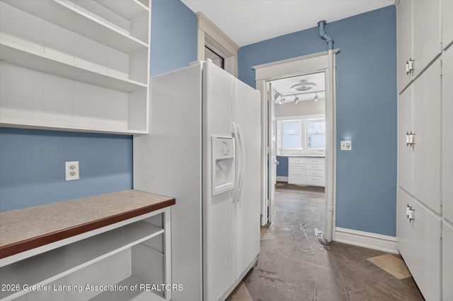 1027 Seymour Avenue, Lansing, MI 48906