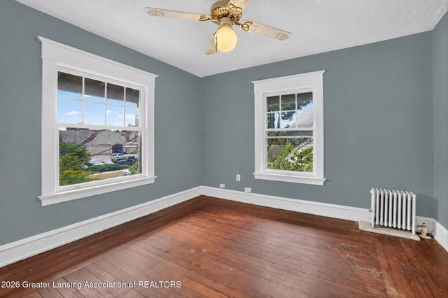 1027 Seymour Avenue, Lansing, MI 48906