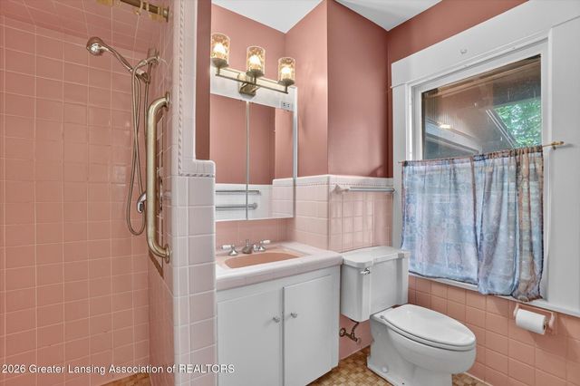 1027 Seymour Avenue, Lansing, MI 48906