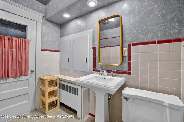 1027 Seymour Avenue, Lansing, MI 48906