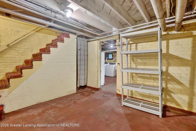 1027 Seymour Avenue, Lansing, MI 48906