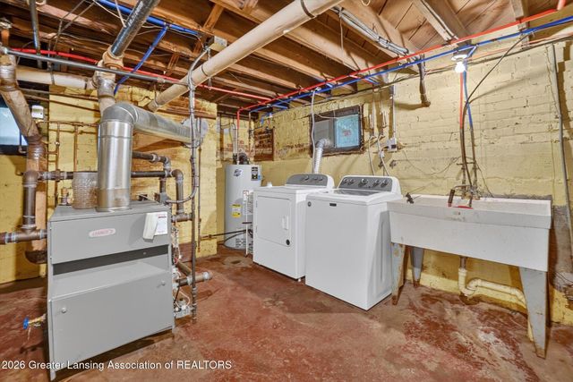 1027 Seymour Avenue, Lansing, MI 48906