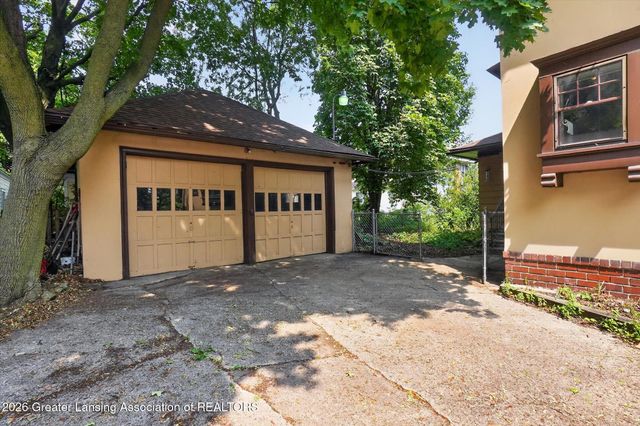 1027 Seymour Avenue, Lansing, MI 48906