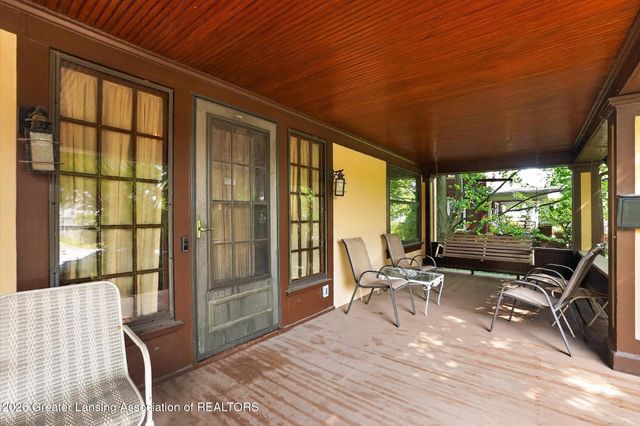 1027 Seymour Avenue, Lansing, MI 48906