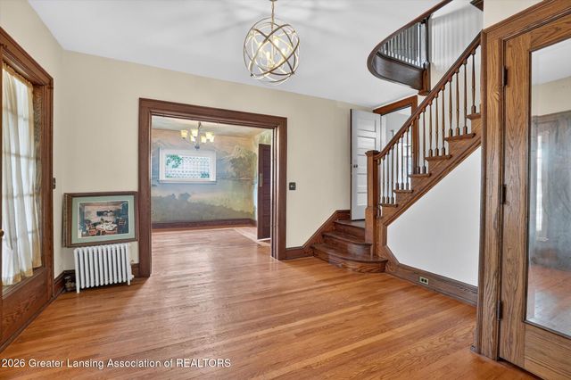1027 Seymour Avenue, Lansing, MI 48906