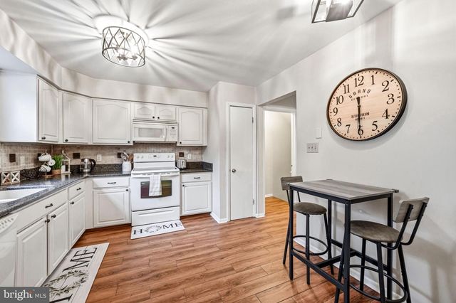 11 CLARET CT, Marlton, NJ 08053