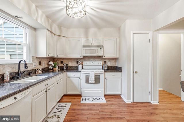 11 CLARET CT, Marlton, NJ 08053