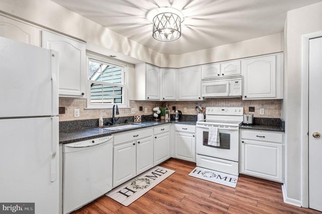 11 CLARET CT, Marlton, NJ 08053