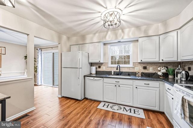 11 CLARET CT, Marlton, NJ 08053