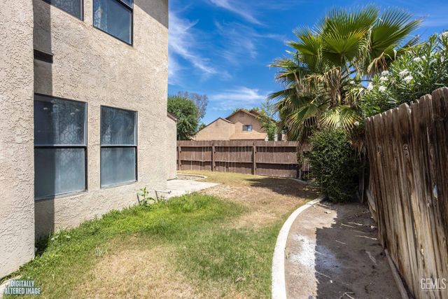 6500 Hidden Cove Court, Bakersfield, CA 93307