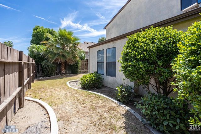6500 Hidden Cove Court, Bakersfield, CA 93307