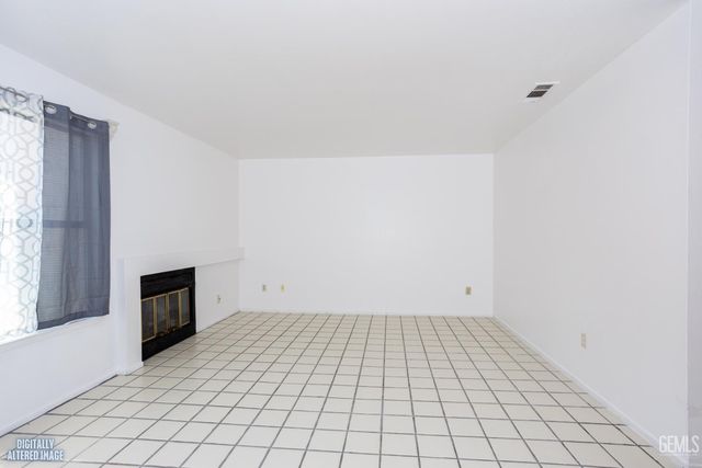 6500 Hidden Cove Court, Bakersfield, CA 93307