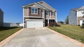 7415 Foxgate Circle, Charlotte, NC 28215