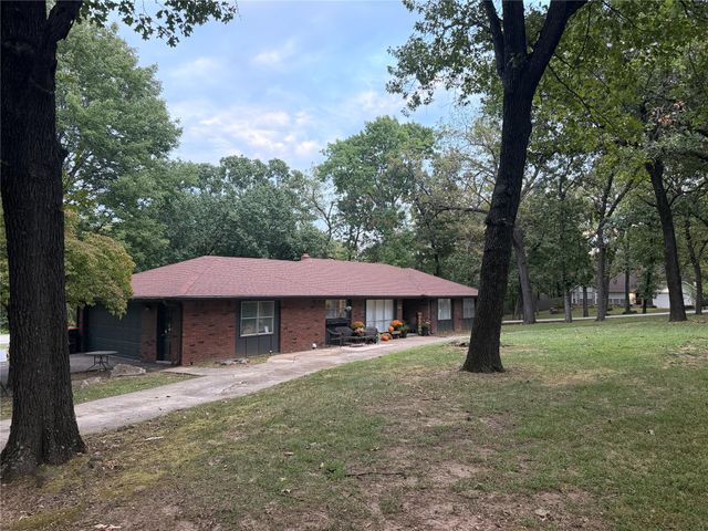 9783 E Mesa Drive S, Claremore, OK 74017