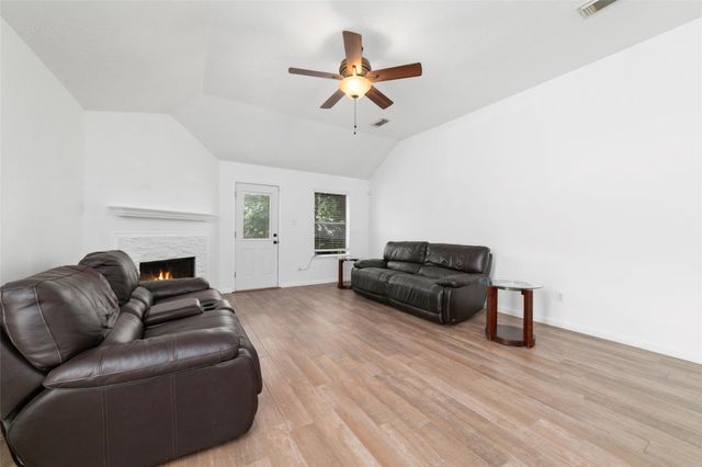 13605 Trail Meadow Lane, Rosharon, TX 77583