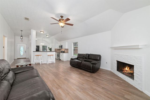 13605 Trail Meadow Lane, Rosharon, TX 77583