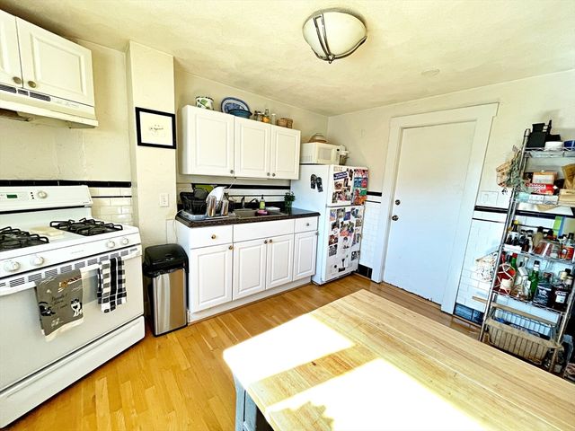 307 Sumner St 3, Boston, MA 02128