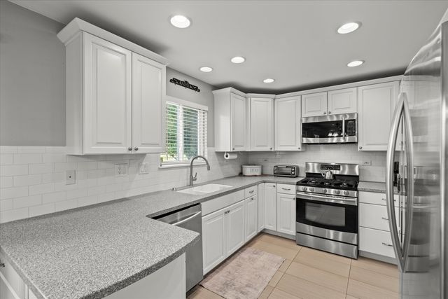 2680 Jenna Circle, Montgomery, IL 60538