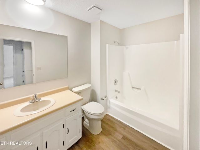 1012 Kensington Blvd, Maryville, TN 37803