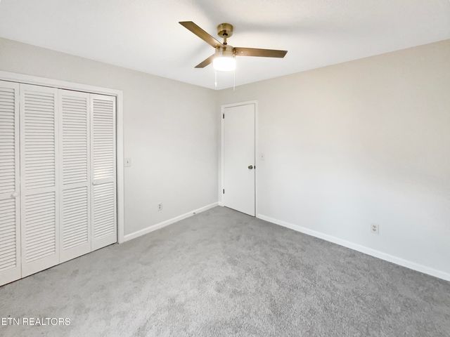 1012 Kensington Blvd, Maryville, TN 37803