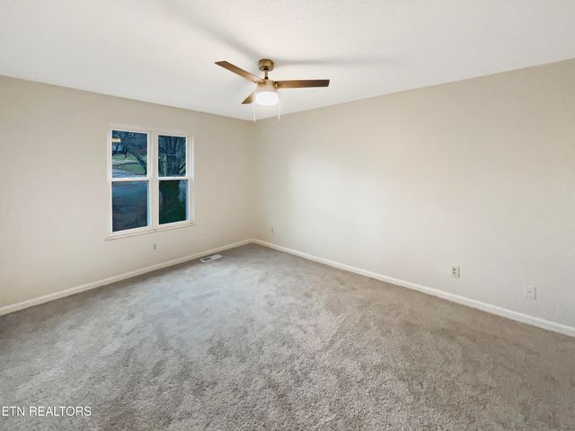 1012 Kensington Blvd, Maryville, TN 37803