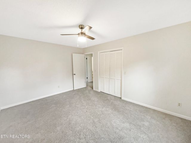 1012 Kensington Blvd, Maryville, TN 37803