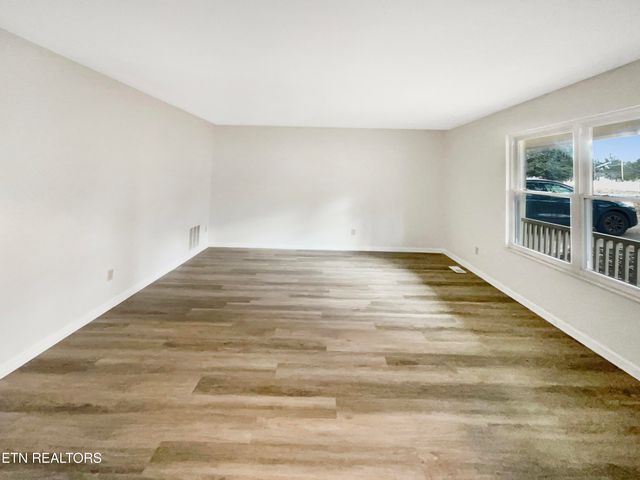 1012 Kensington Blvd, Maryville, TN 37803