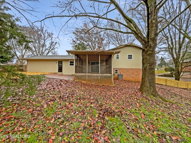 1012 Kensington Blvd, Maryville, TN 37803