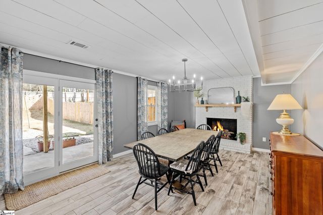 215 Hickory Lane, Mauldin, SC 29662