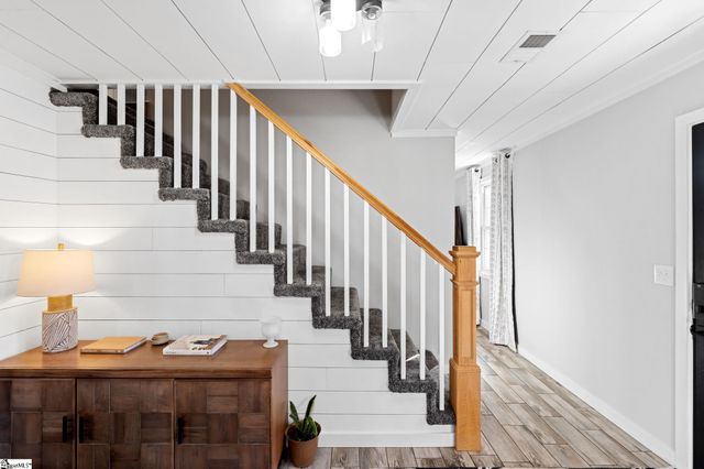 215 Hickory Lane, Mauldin, SC 29662