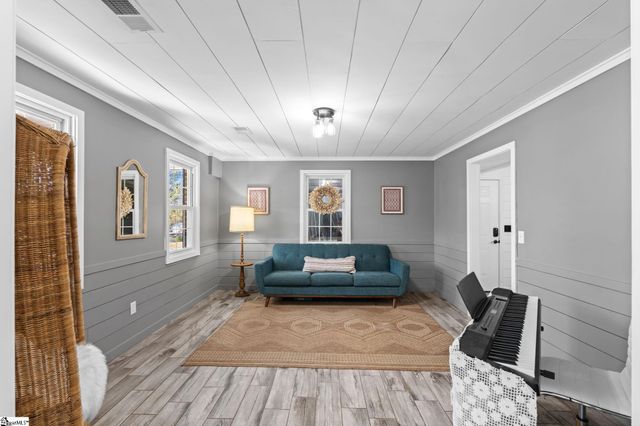 215 Hickory Lane, Mauldin, SC 29662