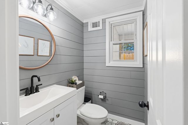 215 Hickory Lane, Mauldin, SC 29662