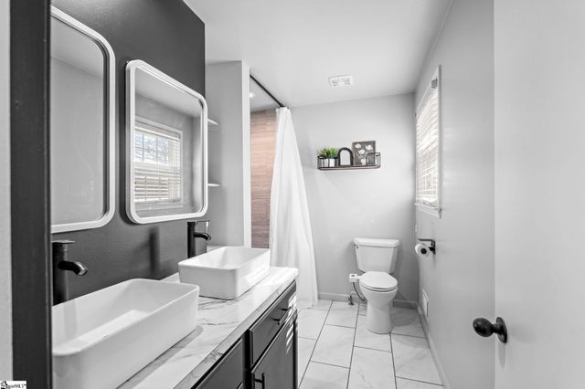 215 Hickory Lane, Mauldin, SC 29662