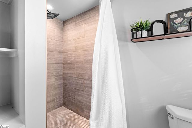 215 Hickory Lane, Mauldin, SC 29662