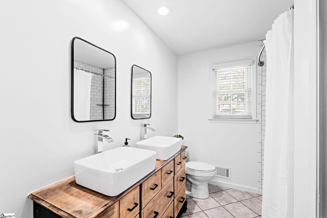 215 Hickory Lane, Mauldin, SC 29662