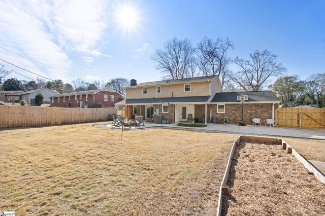 215 Hickory Lane, Mauldin, SC 29662