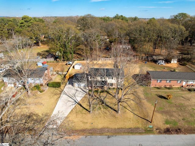 215 Hickory Lane, Mauldin, SC 29662