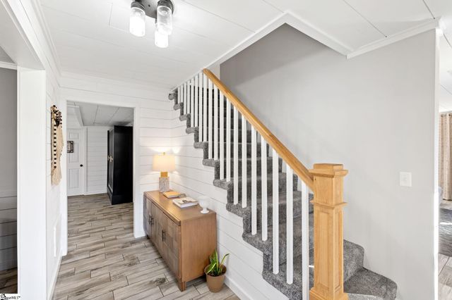 215 Hickory Lane, Mauldin, SC 29662