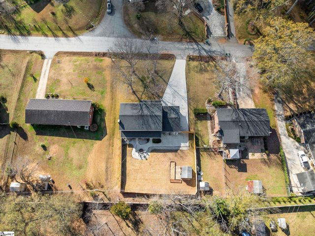 215 Hickory Lane, Mauldin, SC 29662