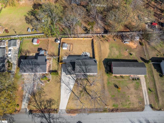 215 Hickory Lane, Mauldin, SC 29662